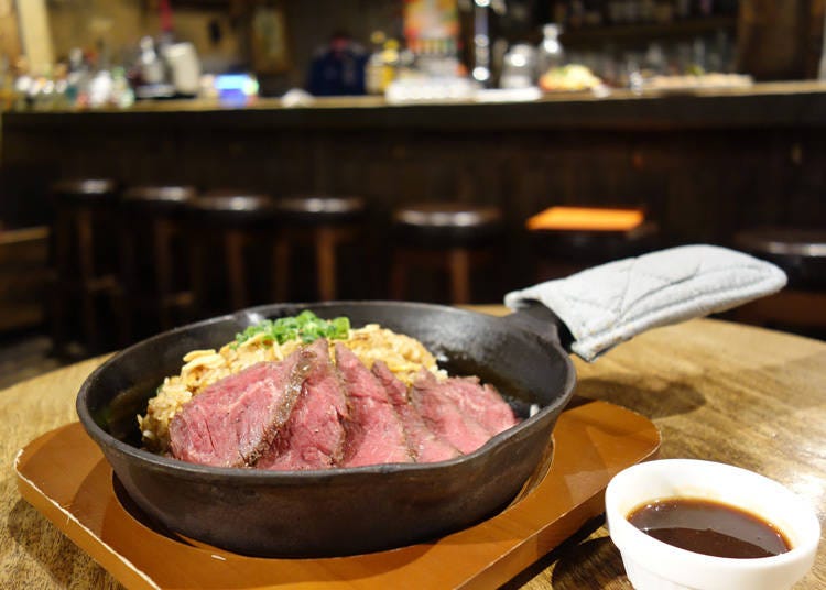 「ステーキ&ガーリック炒飯1750円」(税込)