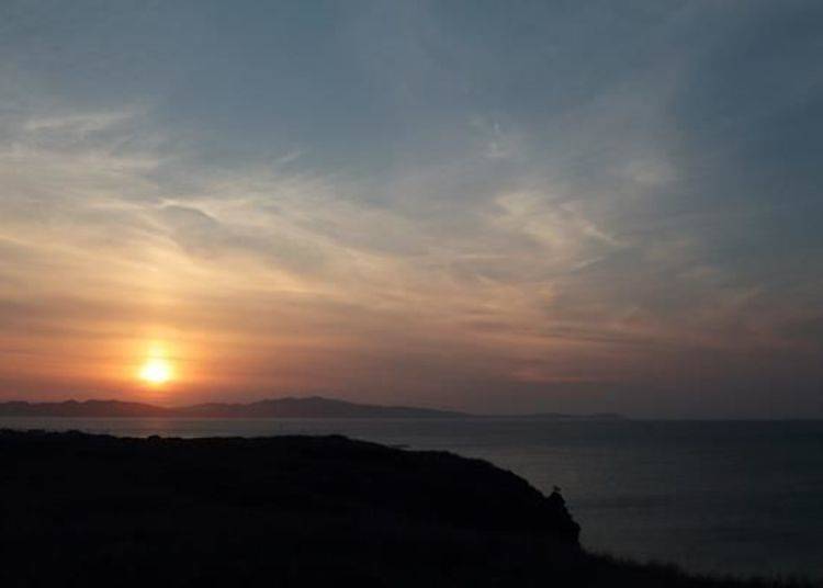 The view during sunset from here is really spectacular! The sun sets behind Rebun Island